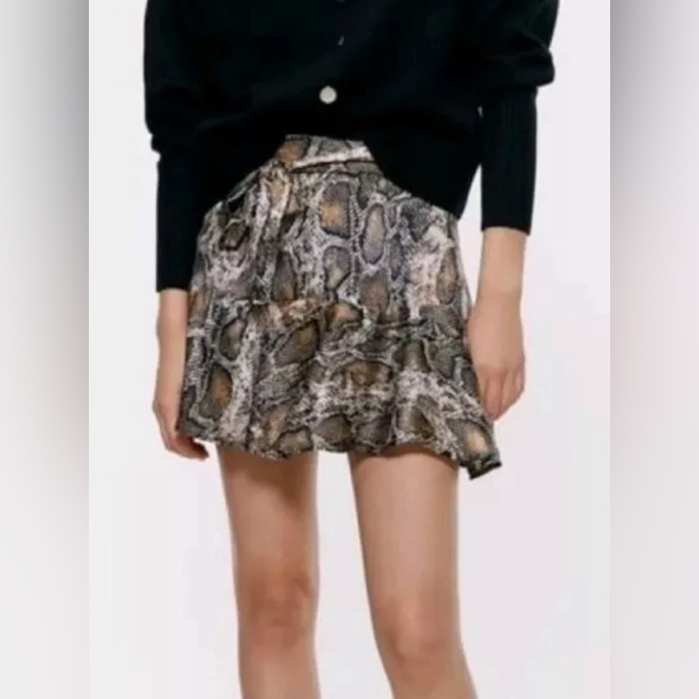 Zara Animal Print Snake Snakeskin Flare Ruffle Bottom Skort  mini Skirt Size S